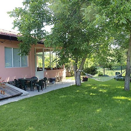 Nadya Holiday Home Krapets  Luaran gambar