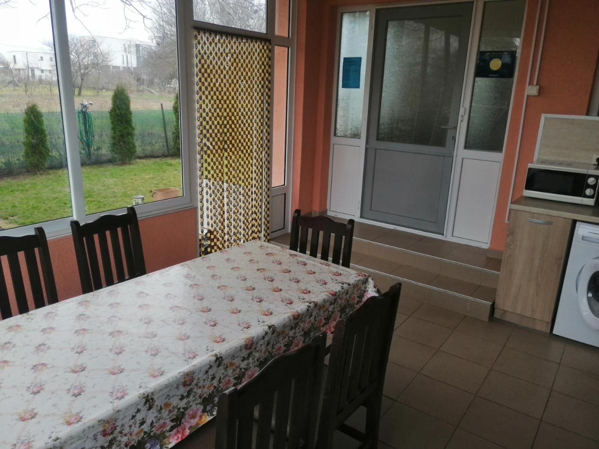 Nadya Holiday Home Krapets  Luaran gambar