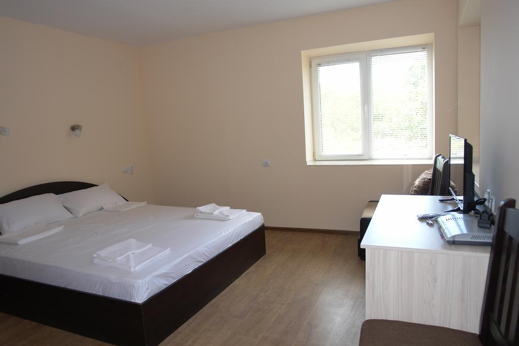 Nadya Holiday Home Krapets  Luaran gambar