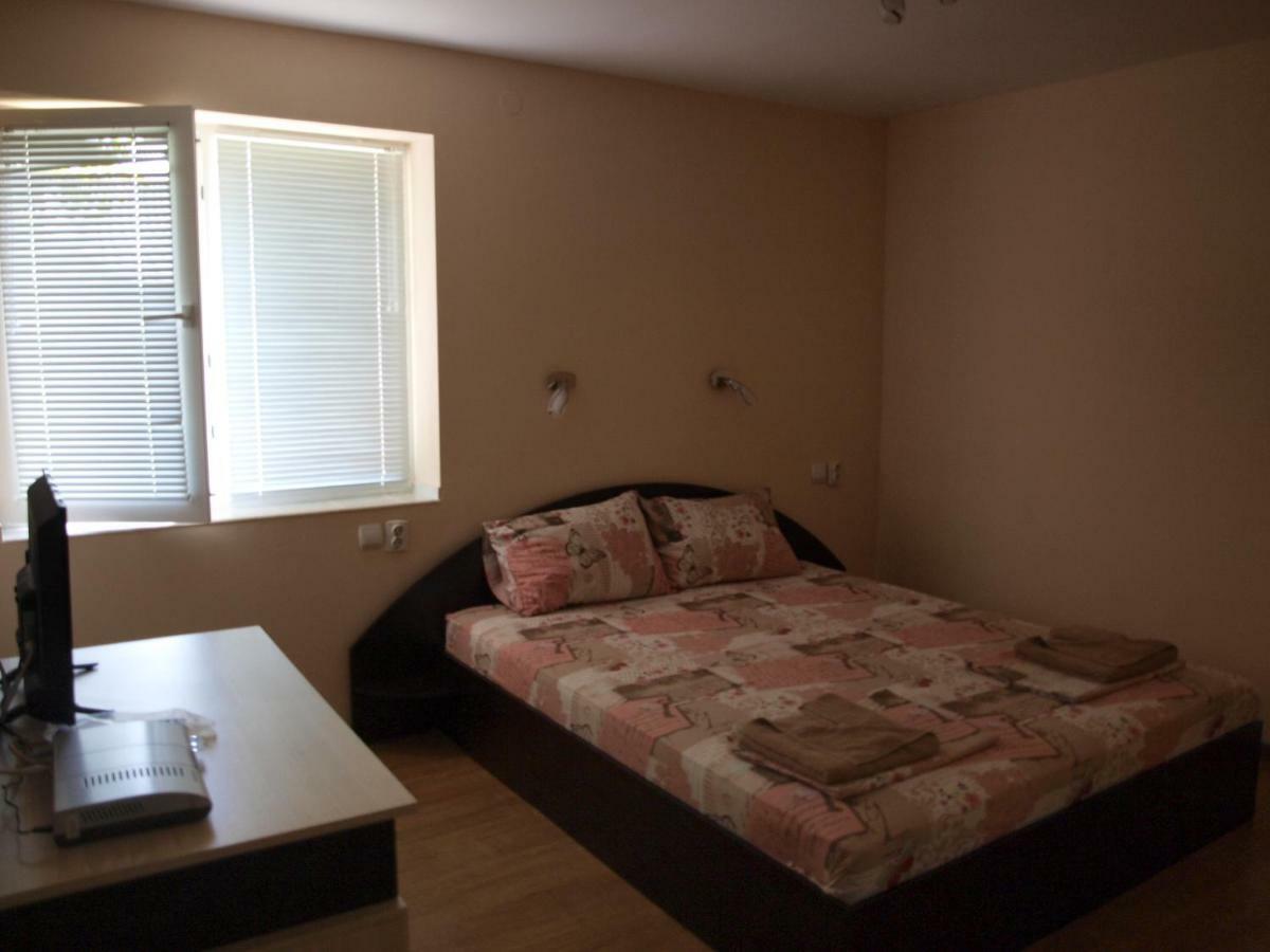 Nadya Holiday Home Krapets  Luaran gambar