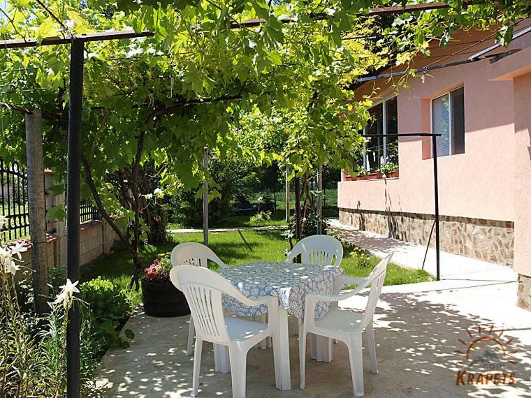 Nadya Holiday Home Krapets  Luaran gambar
